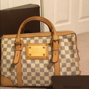 Authentic LouisVuitton DanielAzur Barkeley Handbag, original box no dust bag.